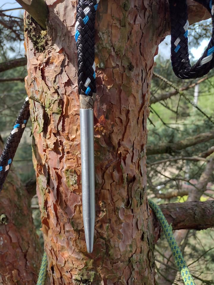 Montaż wzmocnień mechanicznych w koronach drzew Wołomin